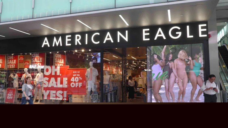 American Eagle Stock Slumps as Earnings, Outlook Fall Short