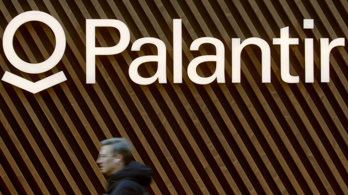 Palantir stock is on a wild hot streak. Here's why so few analysts are bullish.