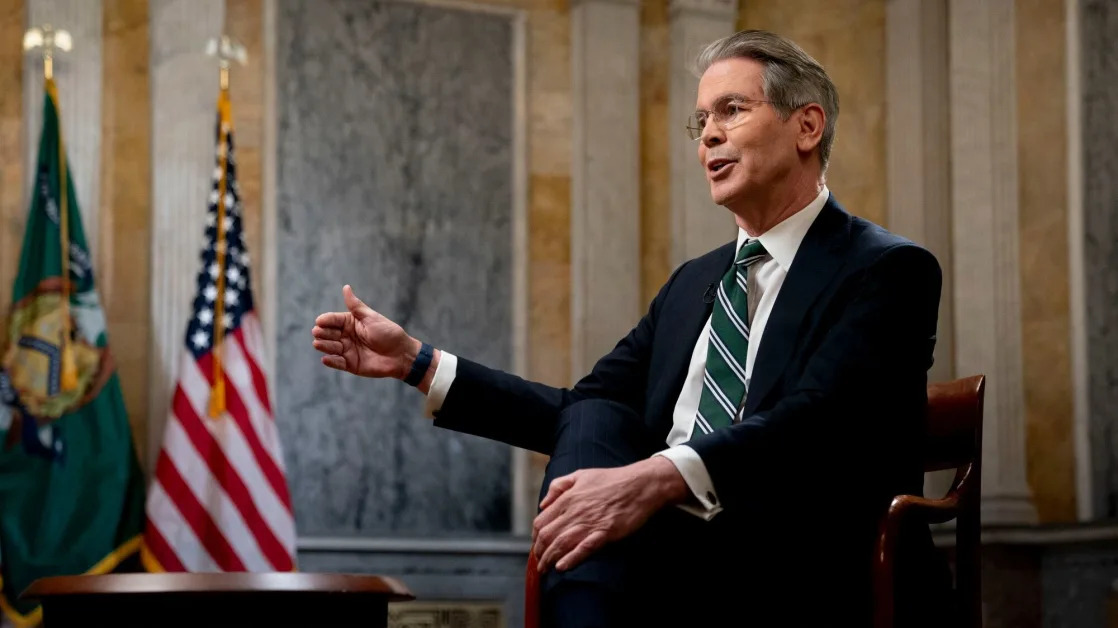 Bessent Calms Markets by Leaving US Dollar, Debt Plans Intact