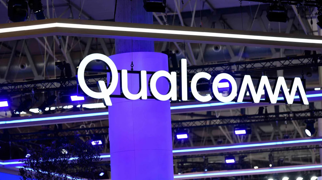 Qualcomm Stock Drops as Licensing Revenue Outweighs Record Sales