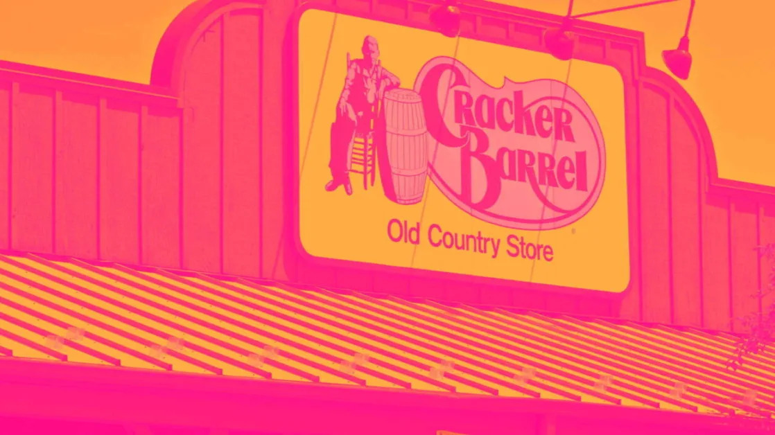 3 Reasons to Sell CBRL and 1 Stock to Buy Instead