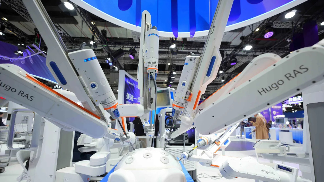 Medtronic Stock Slumps as Sales Miss Estimates
