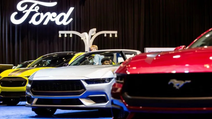Exclusive-Ford slashes manager stock bonuses to cut costs, boost performance
