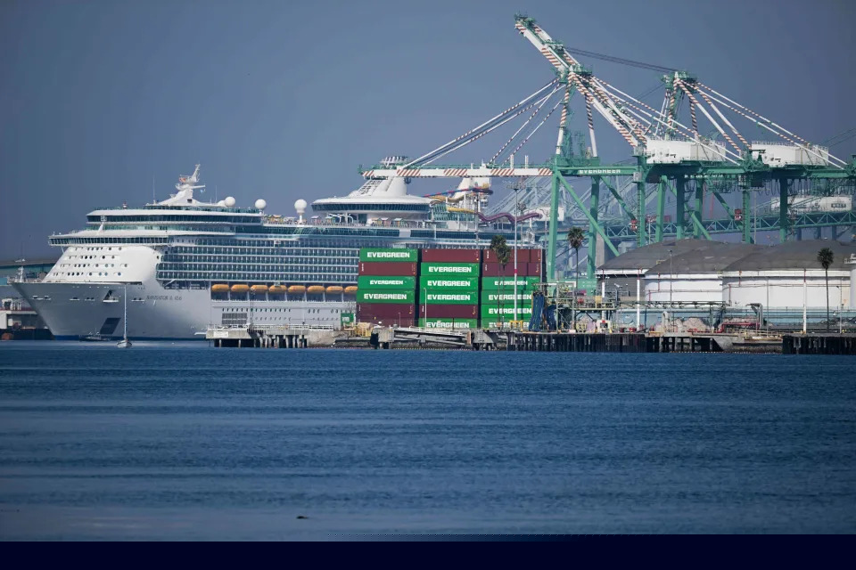 Cruise Stocks Sink as Commerce Secretary Says Firms Will Face US Taxes