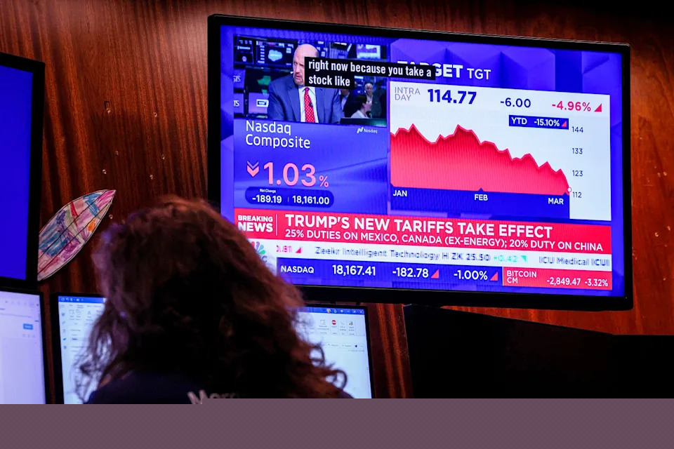 Stocks tumble for second-straight day as tariffs take effect