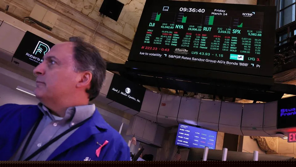 US stocks rally but Dow posts worst week since 2023