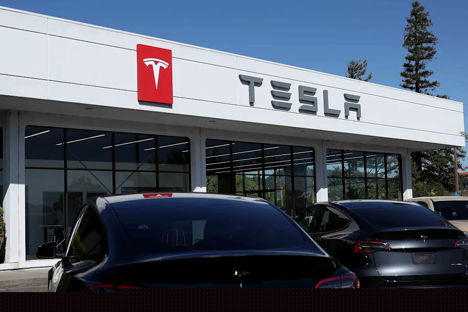 Tesla Stock Slides as Mizuho Trims Price Target on Weakening Demand