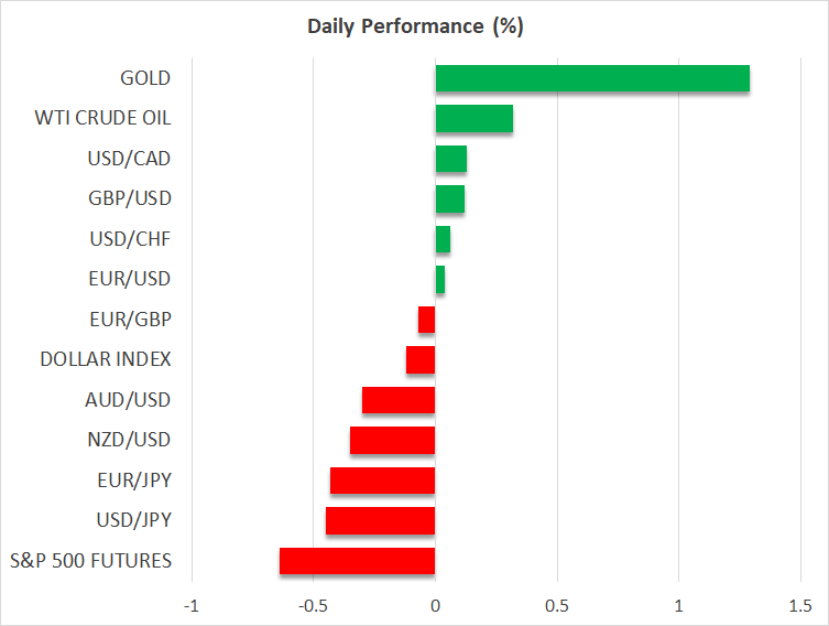 Gold Extends Record Run Amid Tariff Mayhem Ahead of Deadline